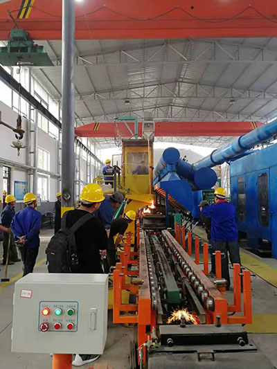 靜壓線澆注機隨流孕育裝置